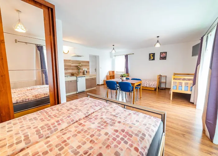 Obiekt Wakacyjny Rejs Homestay *